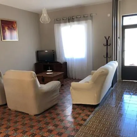 بيت للعطل Le Mazet Du Petit Chemin *